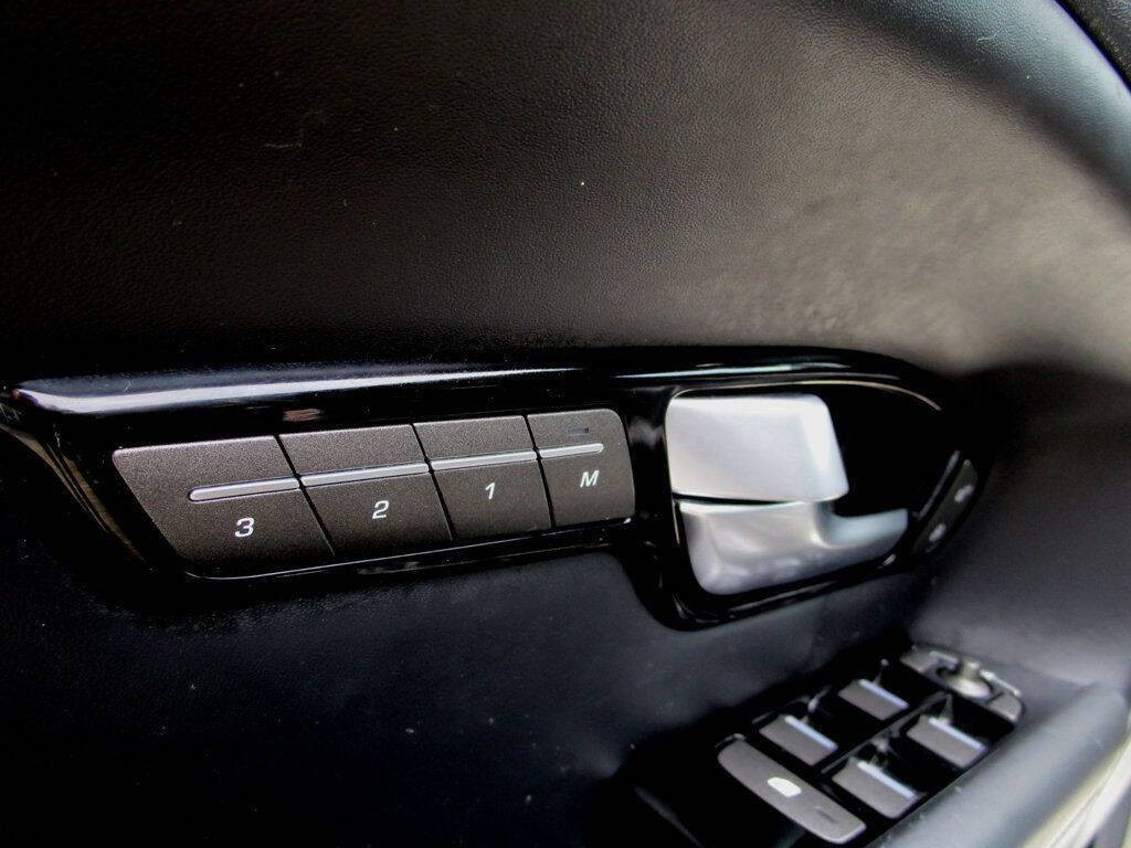 2017 Land Rover Range Rover Evoque Image 34