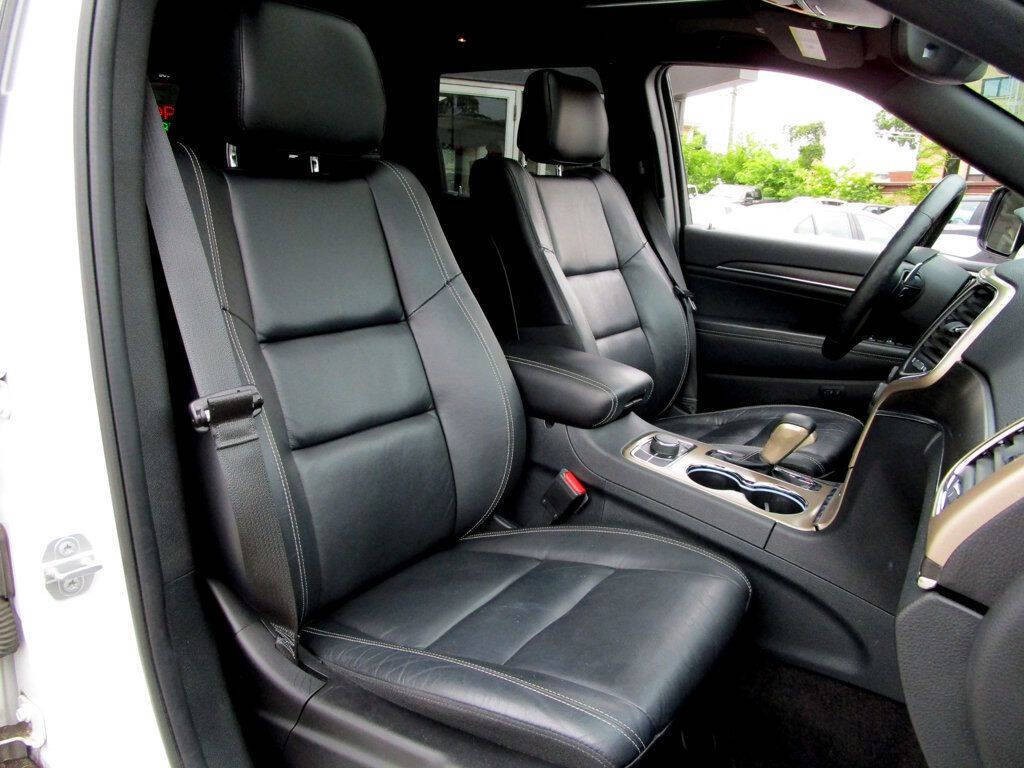 2017 Jeep Grand Cherokee Image 16
