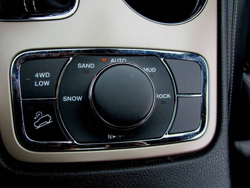 2017 Jeep Grand Cherokee Image 28