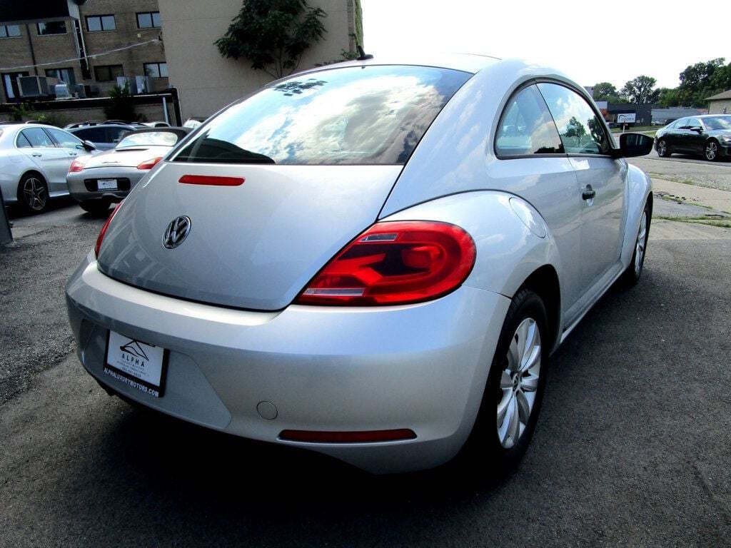 2014 Volkswagen Beetle Image 6