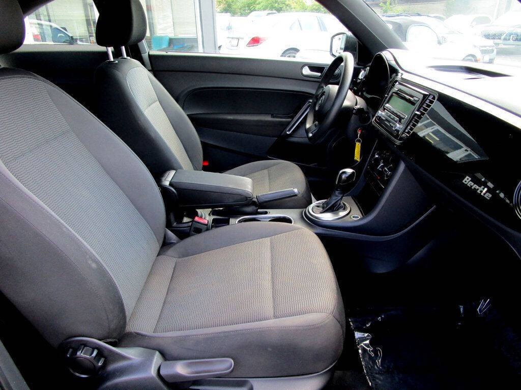 2014 Volkswagen Beetle Image 16