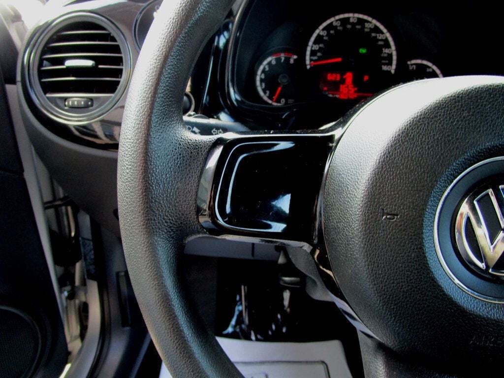 2014 Volkswagen Beetle Image 20