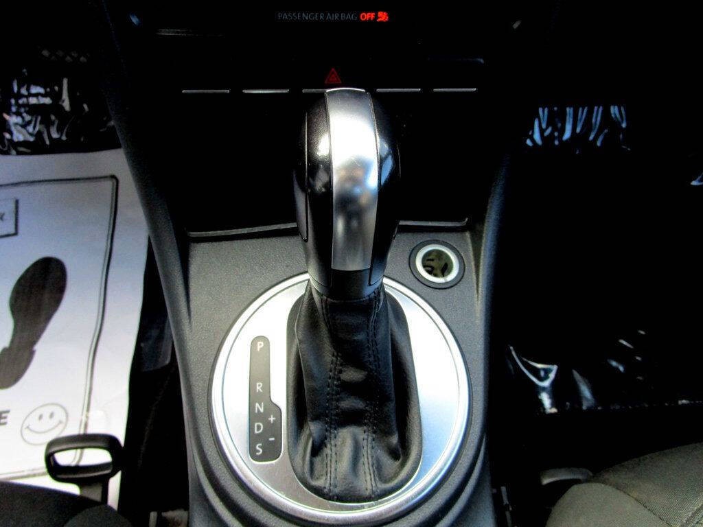 2014 Volkswagen Beetle Image 23