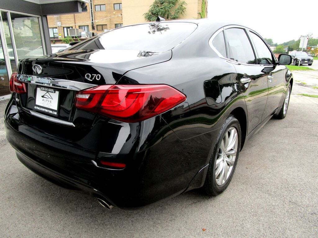 2015 INFINITI Q70 Image 8