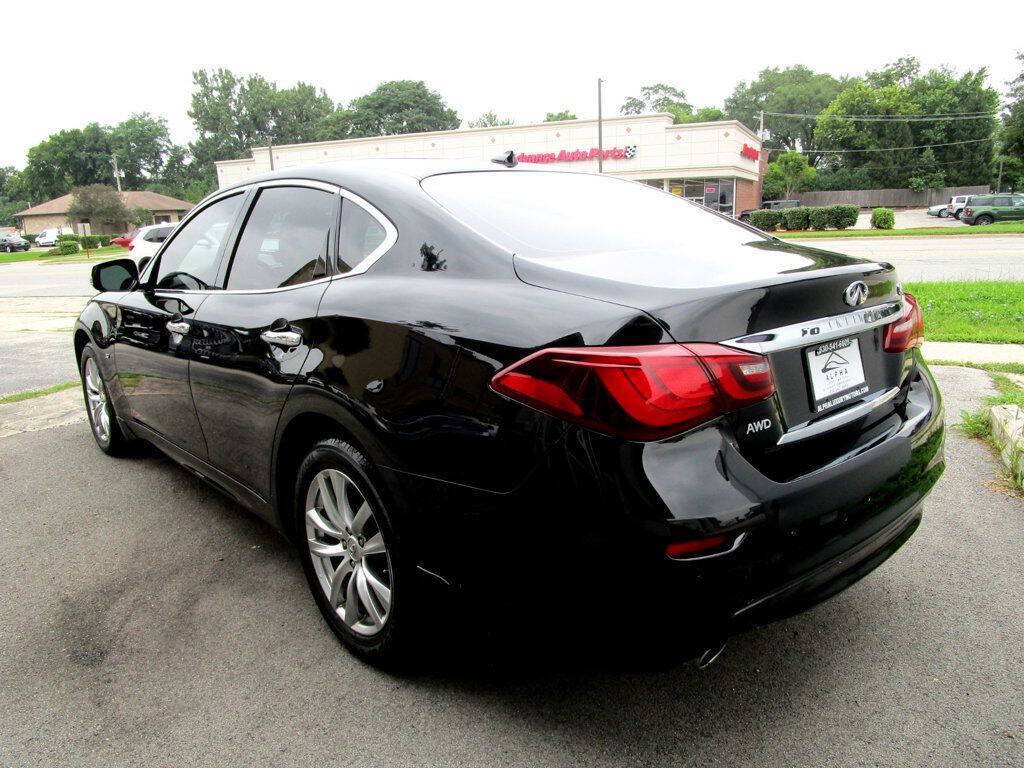 2015 INFINITI Q70 Image 10