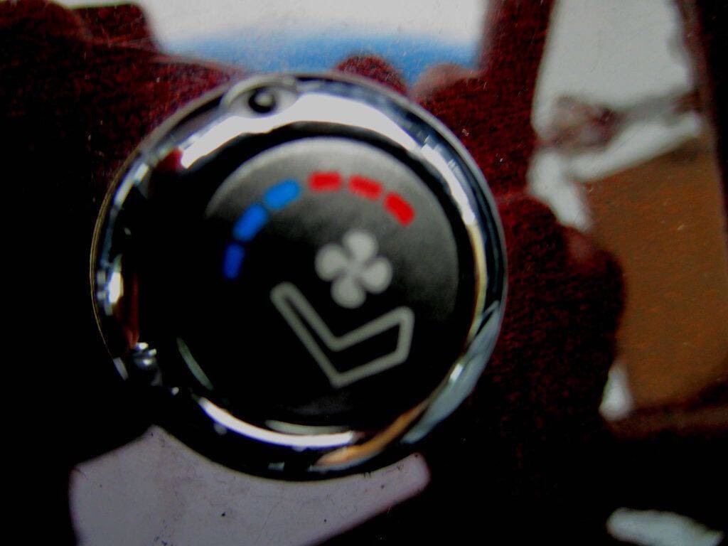 2015 INFINITI Q70 Image 23