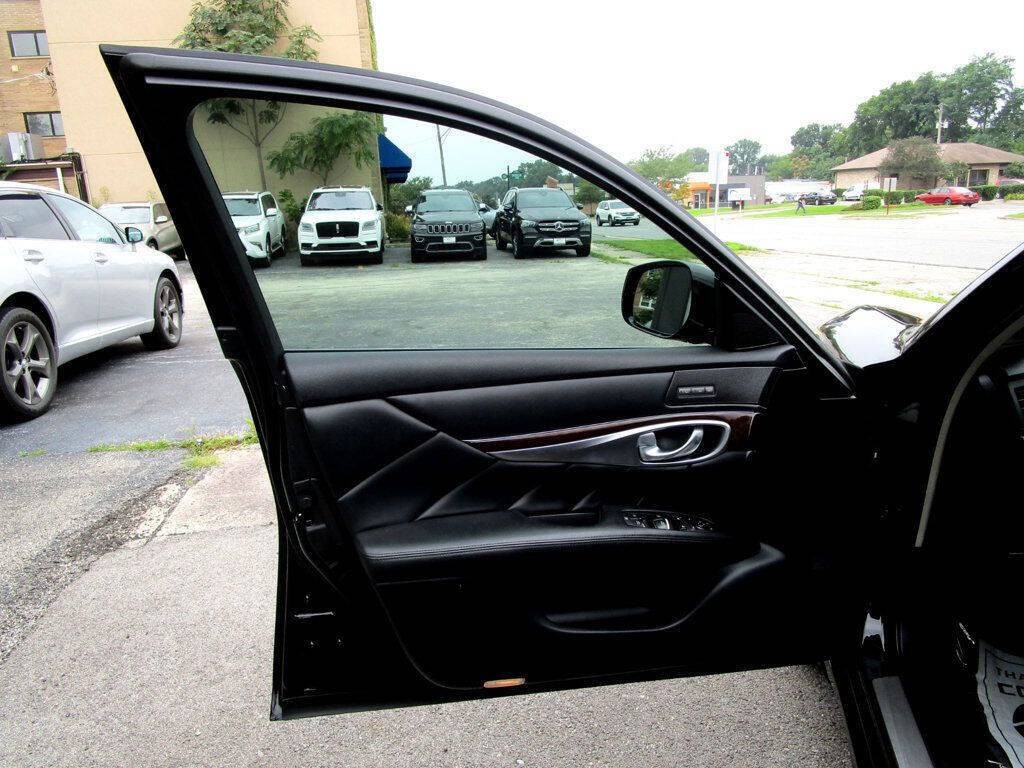 2015 INFINITI Q70 Image 29