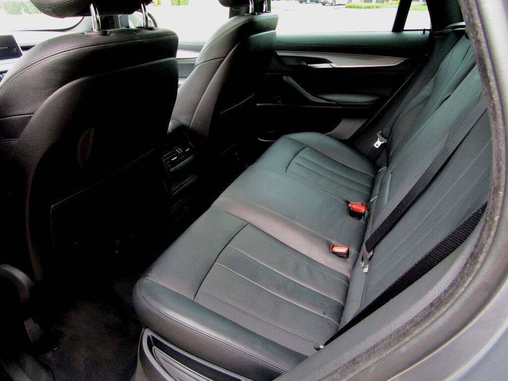 2015 BMW X6 Image 17