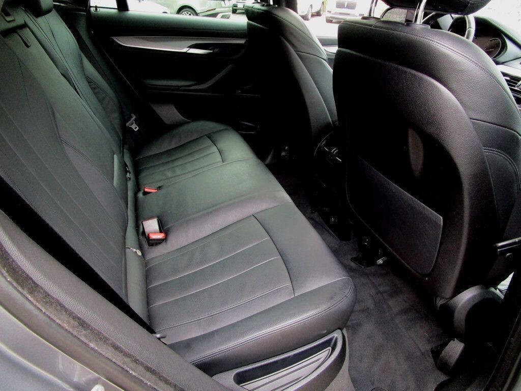 2015 BMW X6 Image 18