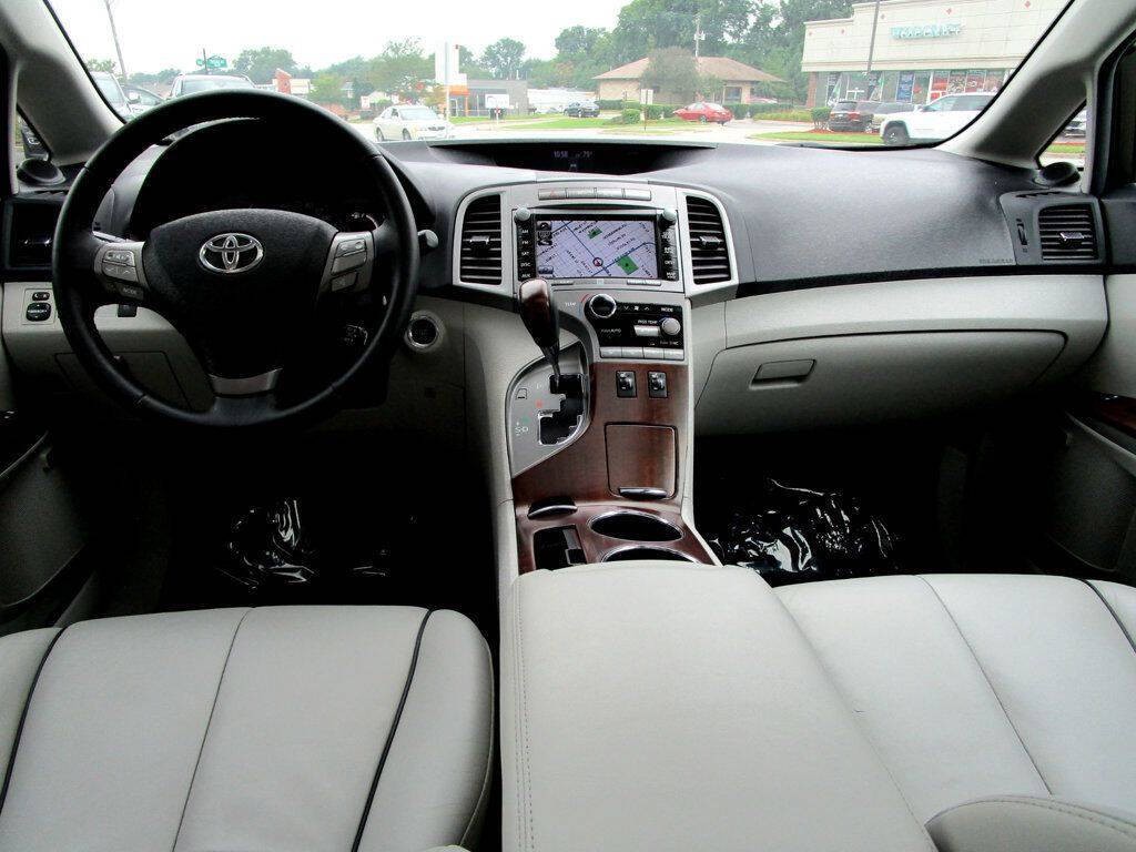 2012 Toyota Venza Image 2
