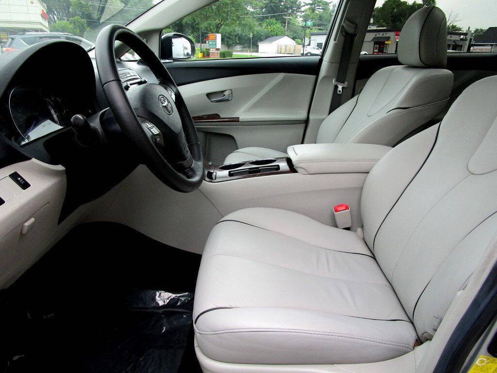 2012 Toyota Venza Image 13