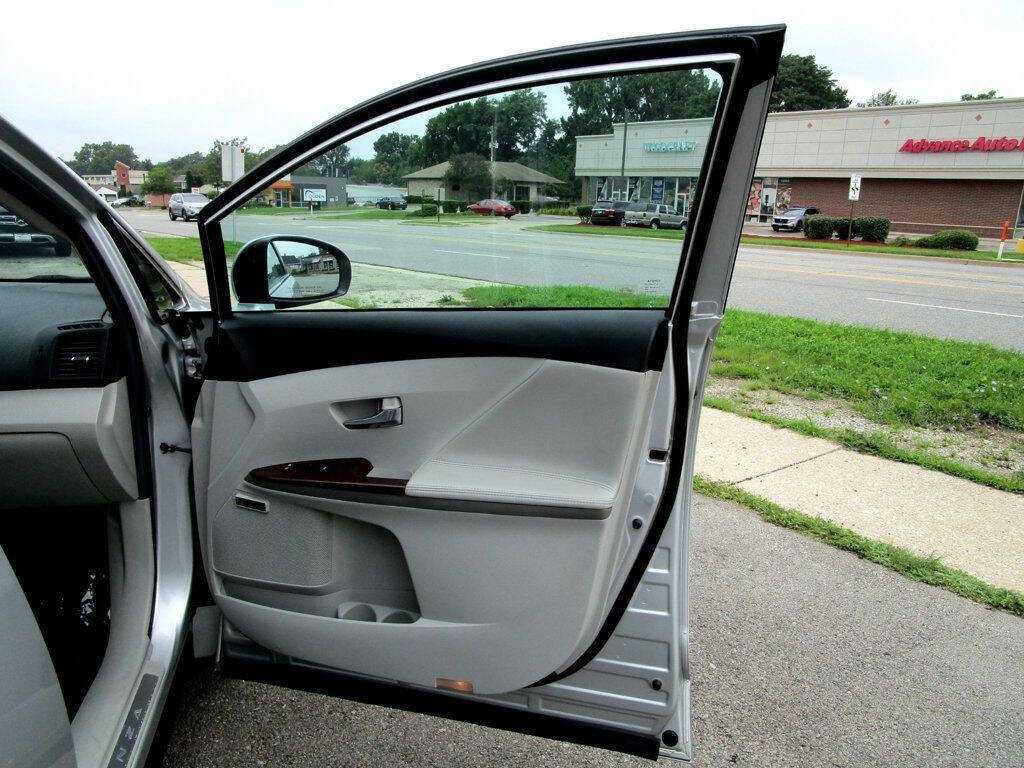 2012 Toyota Venza Image 28