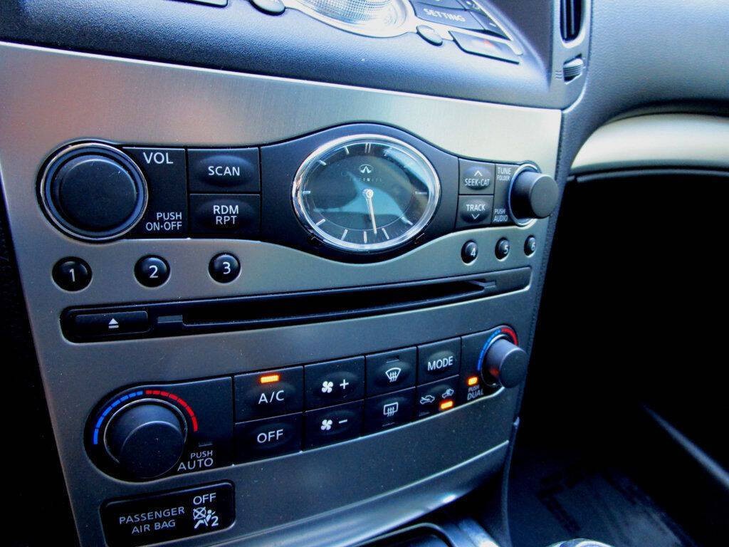 2013 INFINITI G37 Image 26