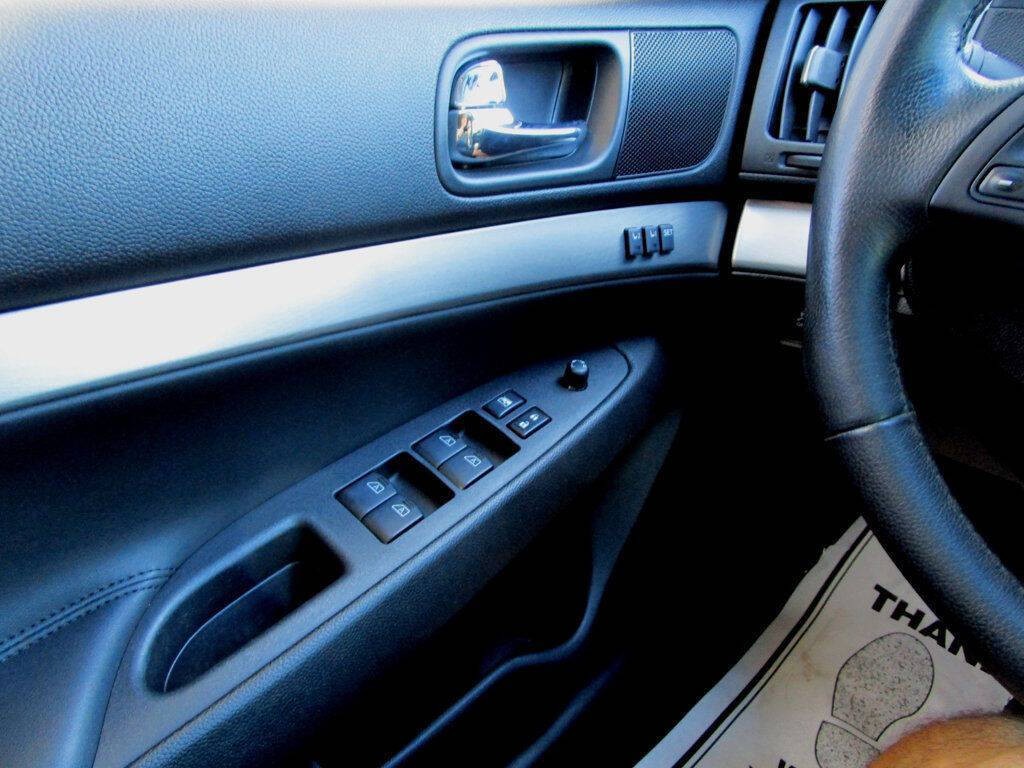 2013 INFINITI G37 Image 31