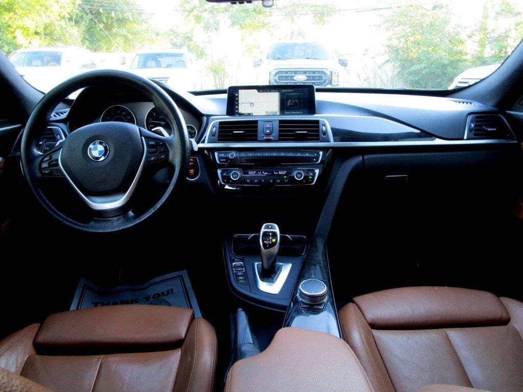 2017 BMW 3 Series Image 2