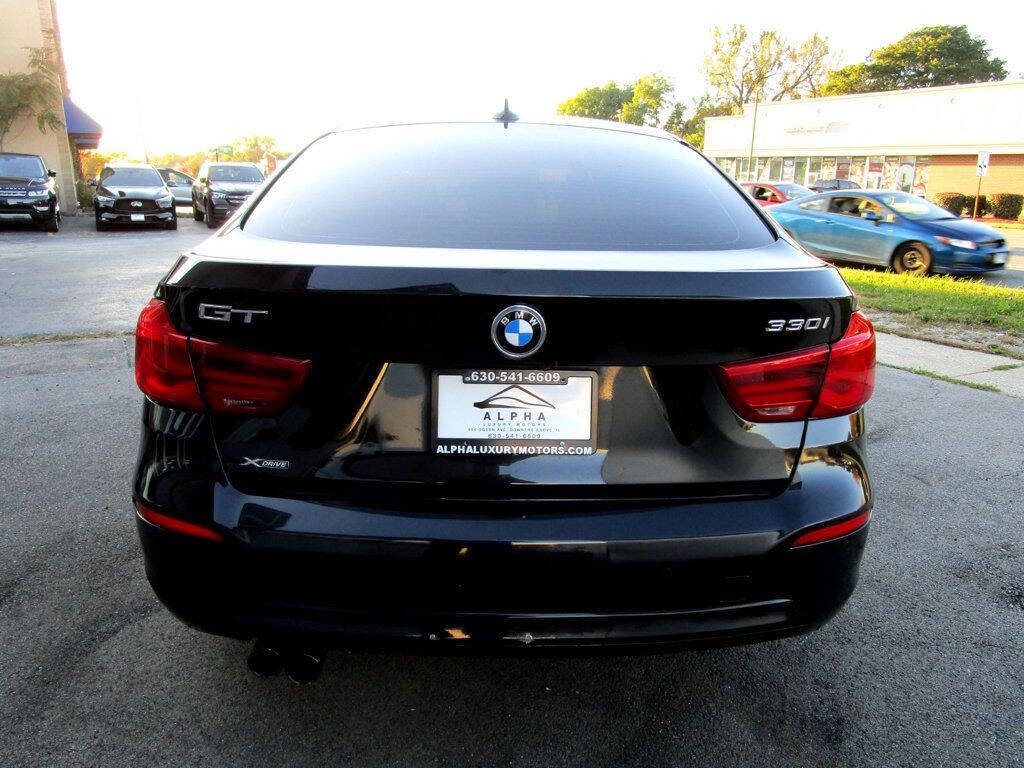 2017 BMW 3 Series Image 9