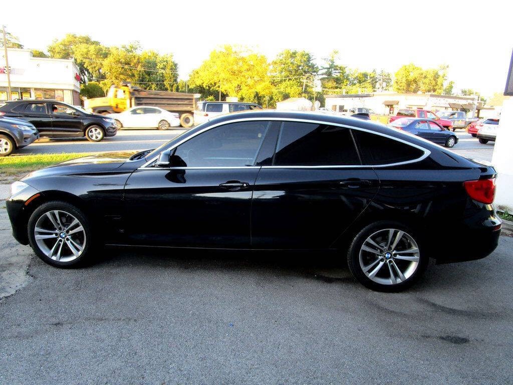 2017 BMW 3 Series Image 12