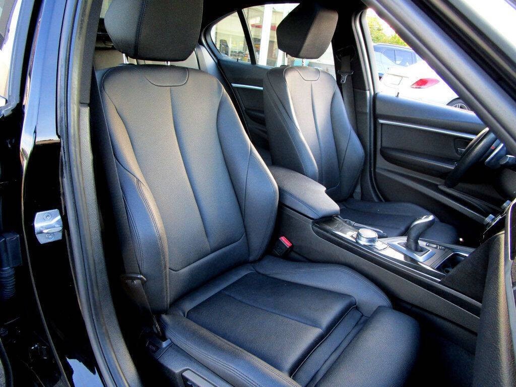 2018 BMW 3 Series Image 16