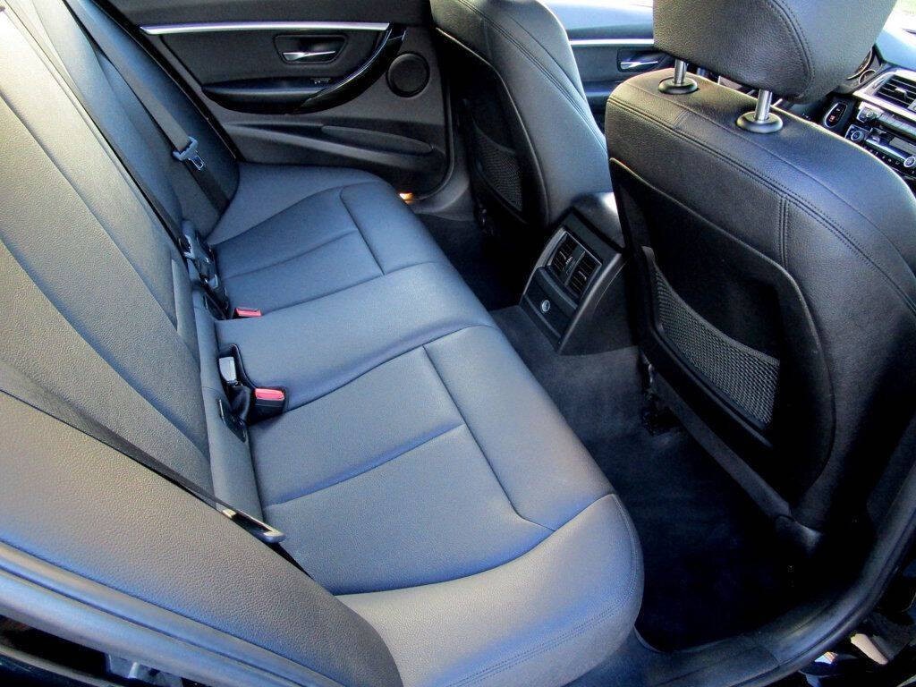 2018 BMW 3 Series Image 18