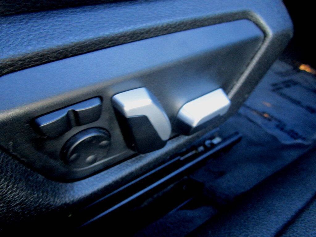 2018 BMW 3 Series Image 32