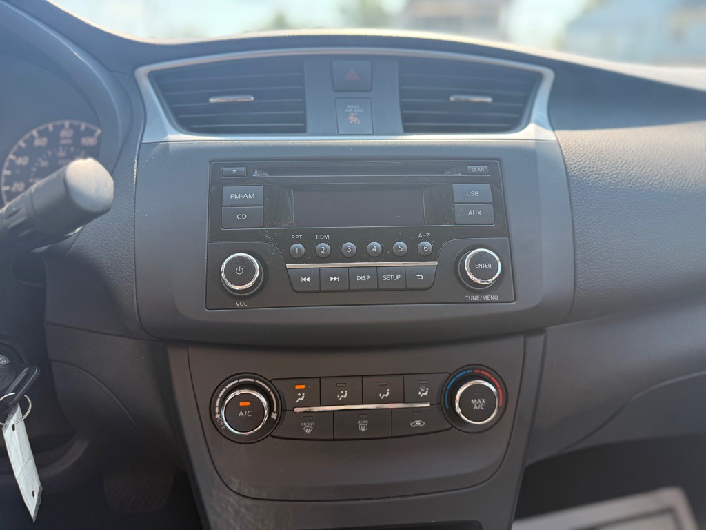 2017 Nissan Sentra Image 18