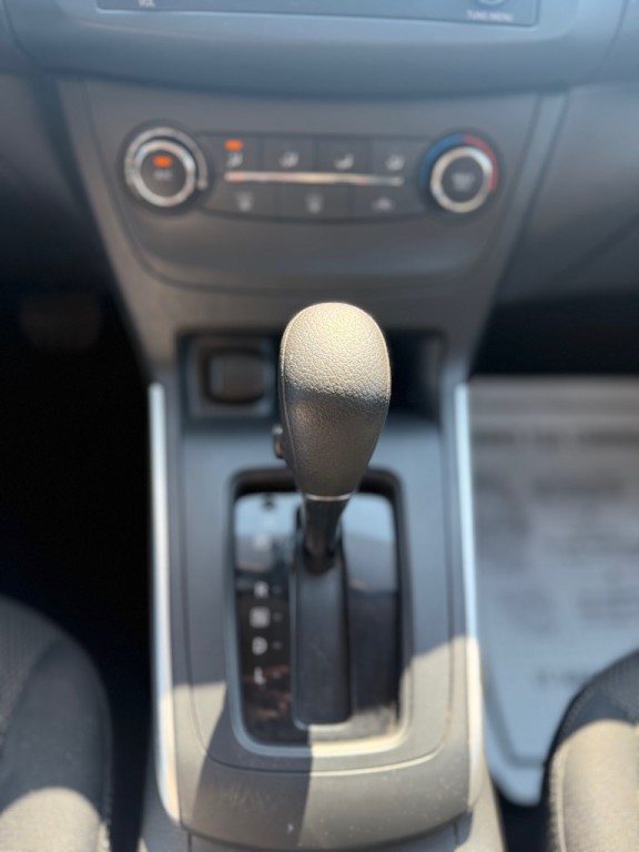 2017 Nissan Sentra Image 19