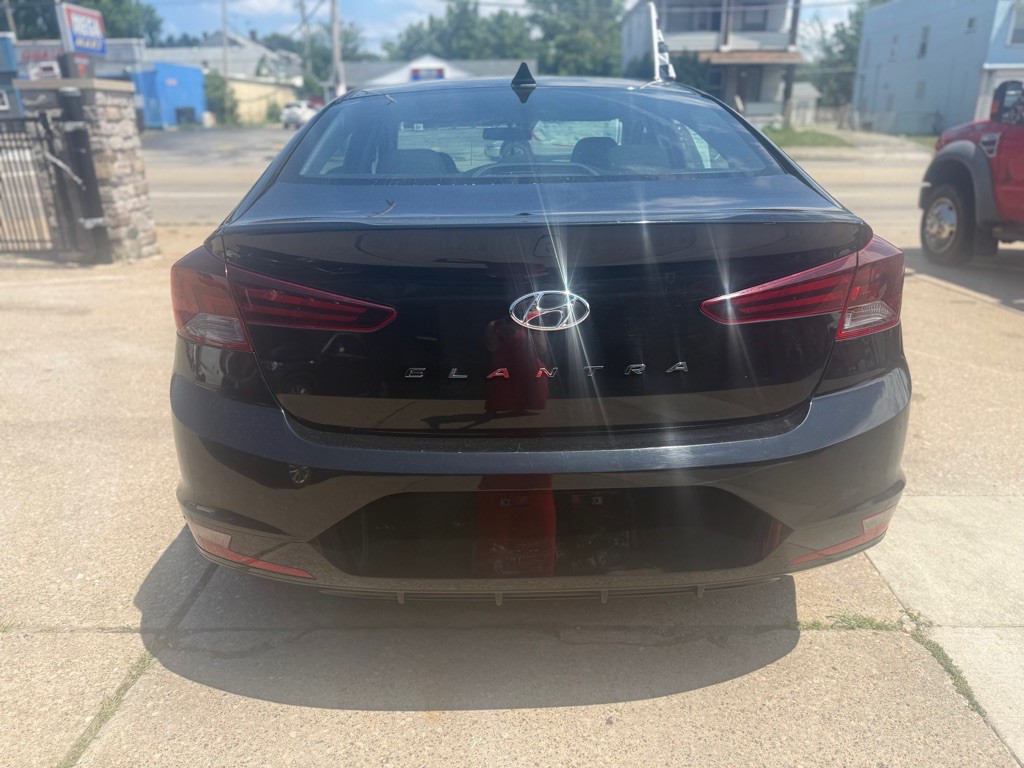2020 Hyundai Elantra Image 4