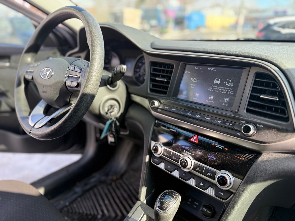 2020 Hyundai Elantra Image 10