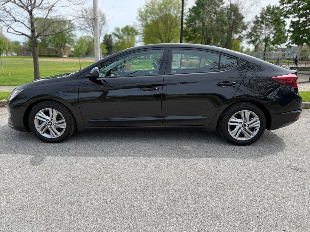 2020 Hyundai Elantra Image 2