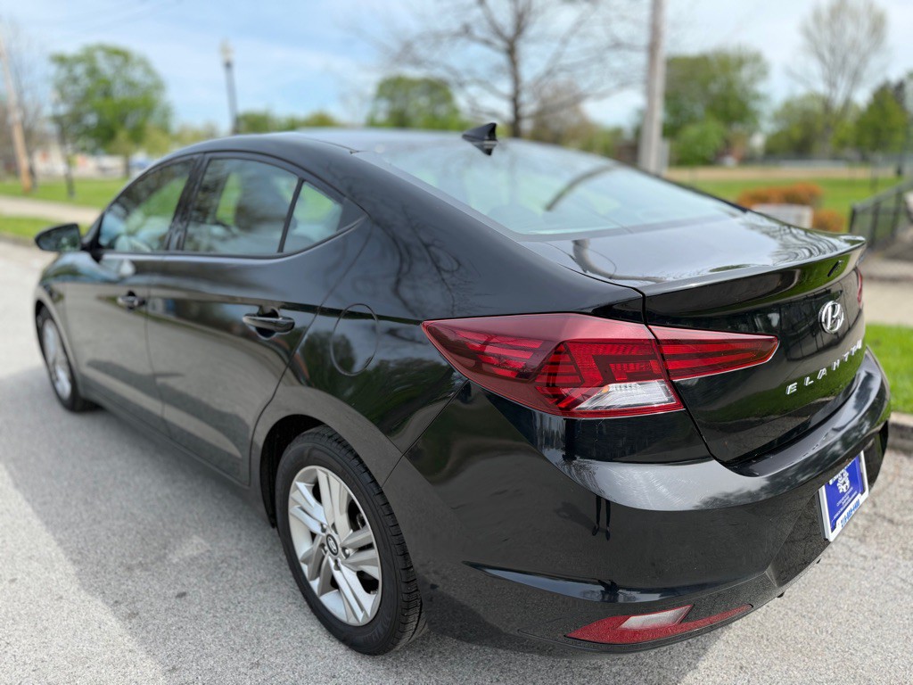 2020 Hyundai Elantra Image 3