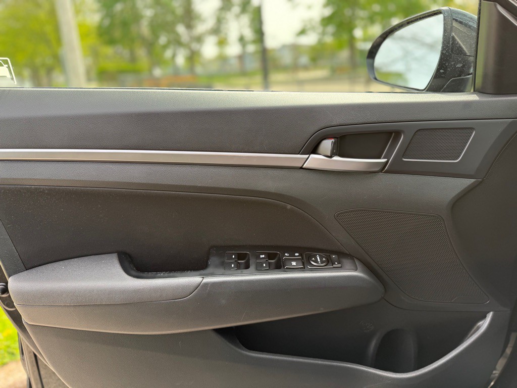 2020 Hyundai Elantra Image 9