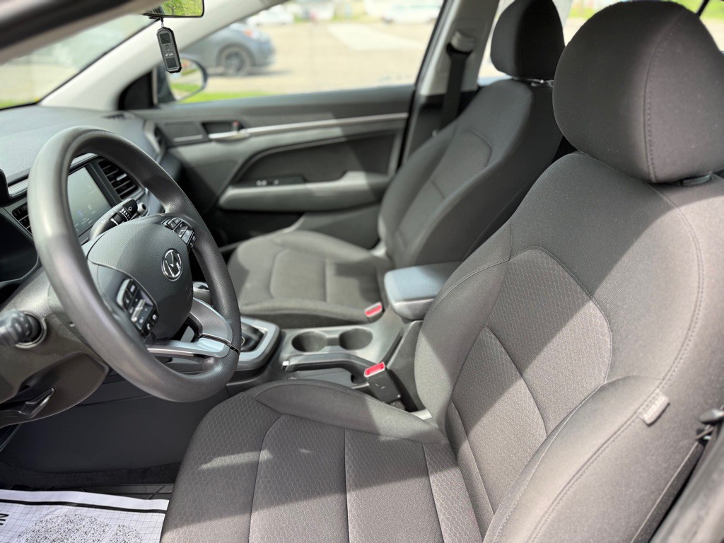 2020 Hyundai Elantra Image 11