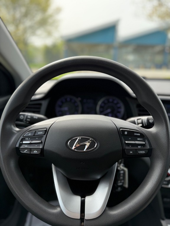 2020 Hyundai Elantra Image 16