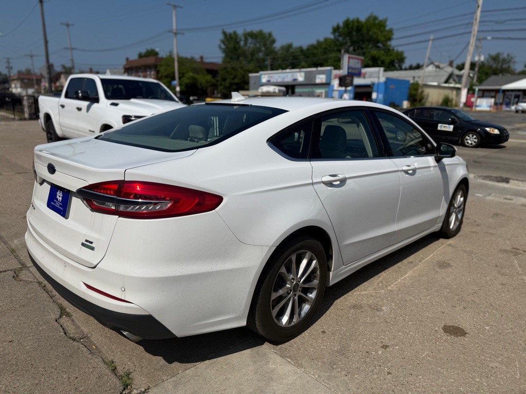 2020 Ford Fusion Image 5