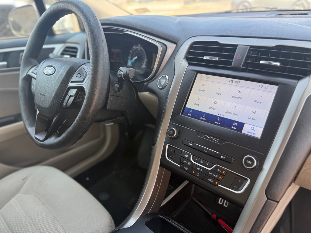 2020 Ford Fusion Image 12