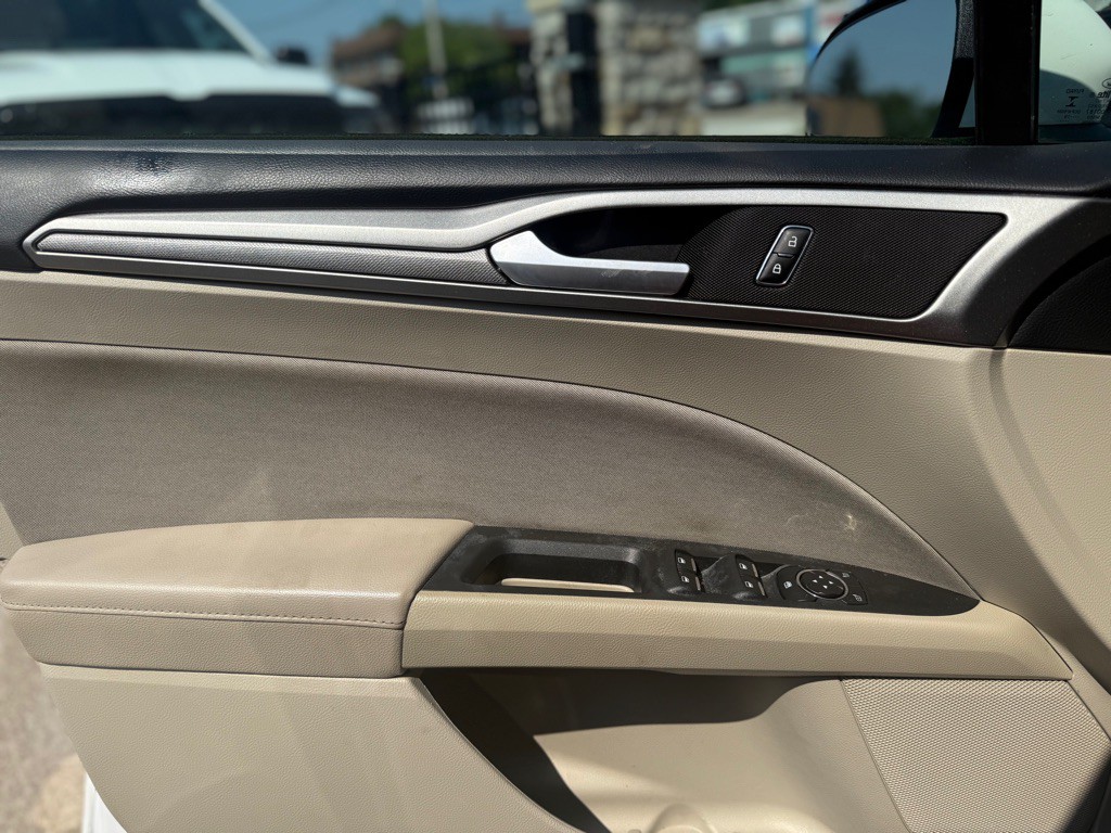 2020 Ford Fusion Image 17