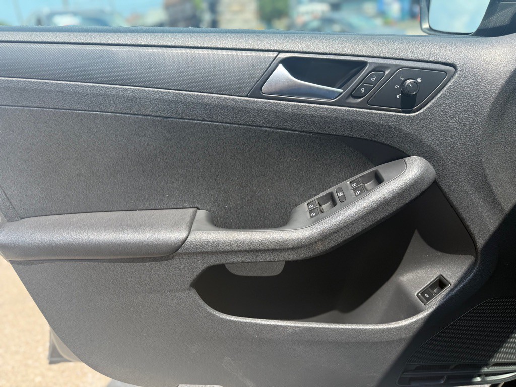 2016 Volkswagen Jetta Image 14