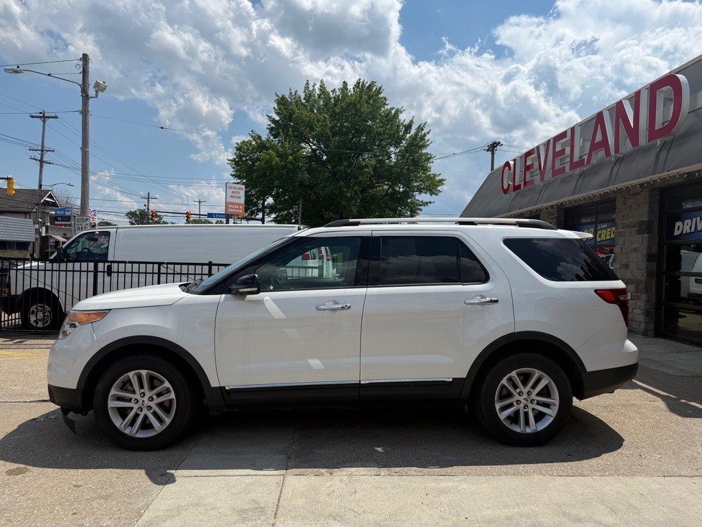 2015 Ford Explorer Image 2