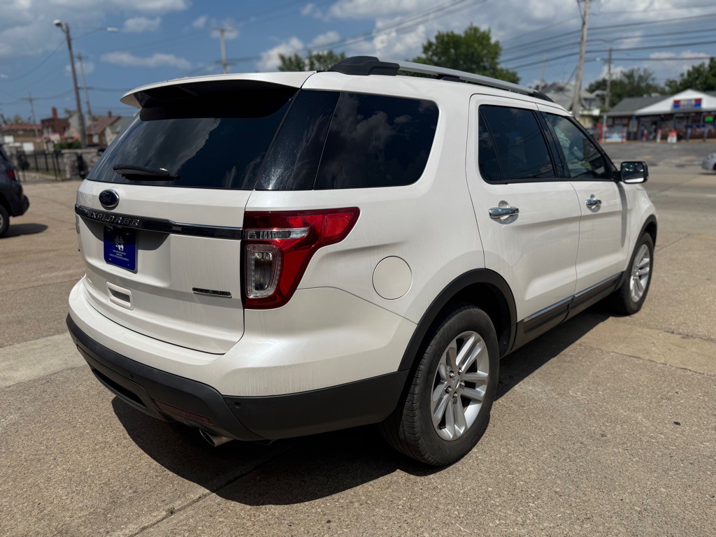 2015 Ford Explorer Image 5