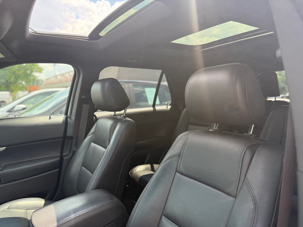2015 Ford Explorer Image 11