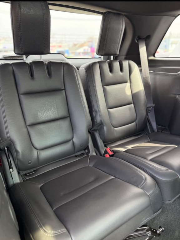 2015 Ford Explorer Image 14