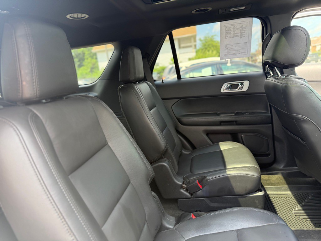 2015 Ford Explorer Image 17