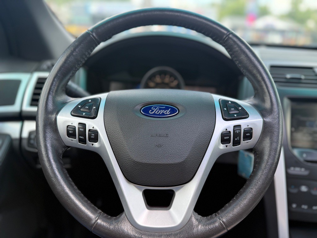 2015 Ford Explorer Image 23
