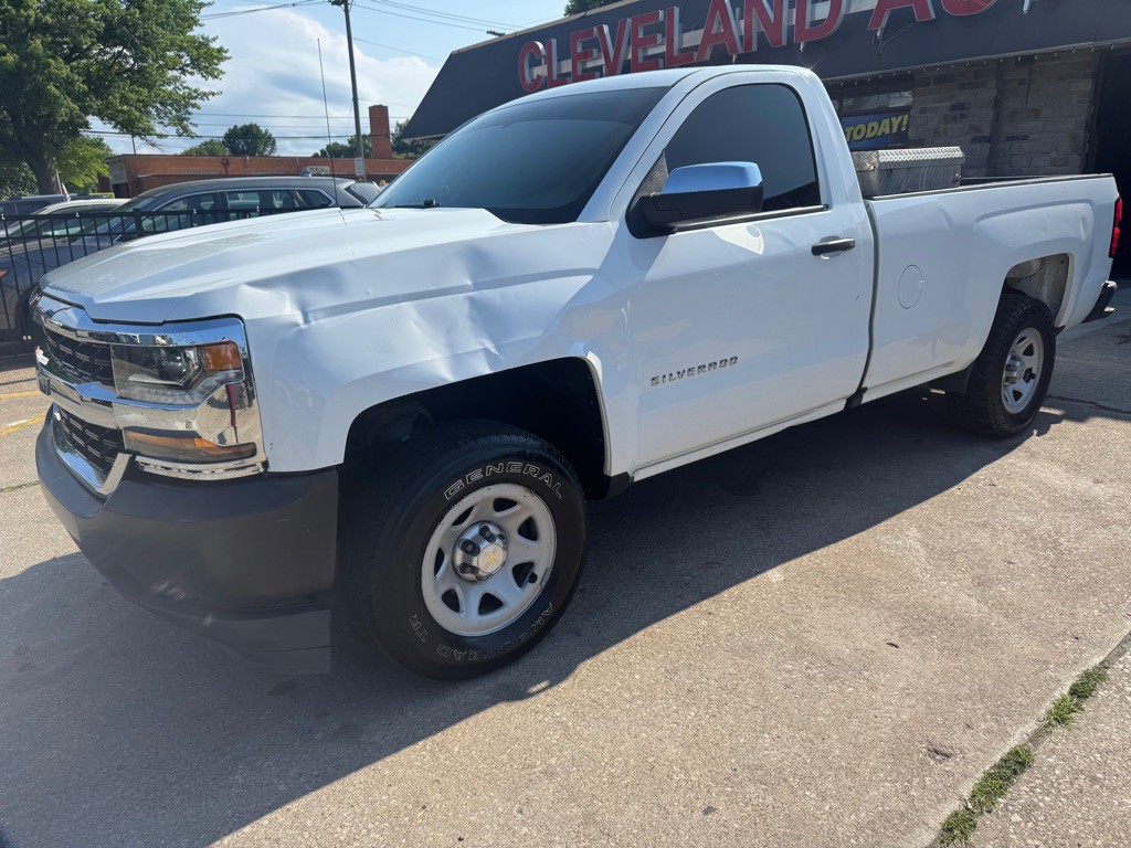 2017 Chevrolet Silverado 1500 Image 2
