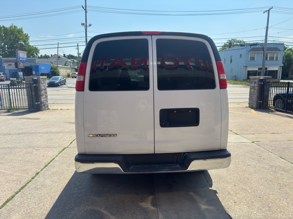 2019 Chevrolet Express Image 5