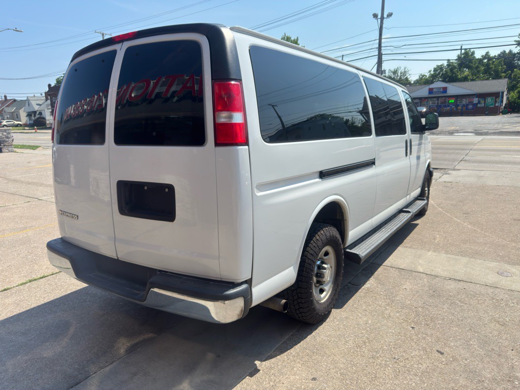 2019 Chevrolet Express Image 6