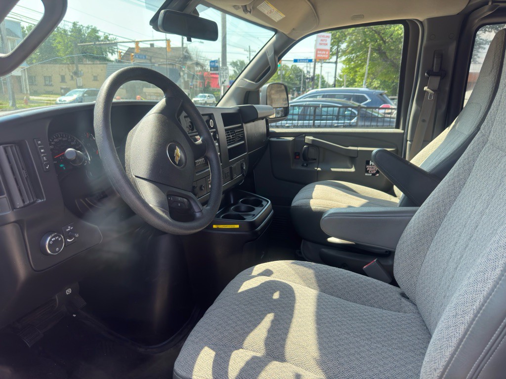 2019 Chevrolet Express Image 12