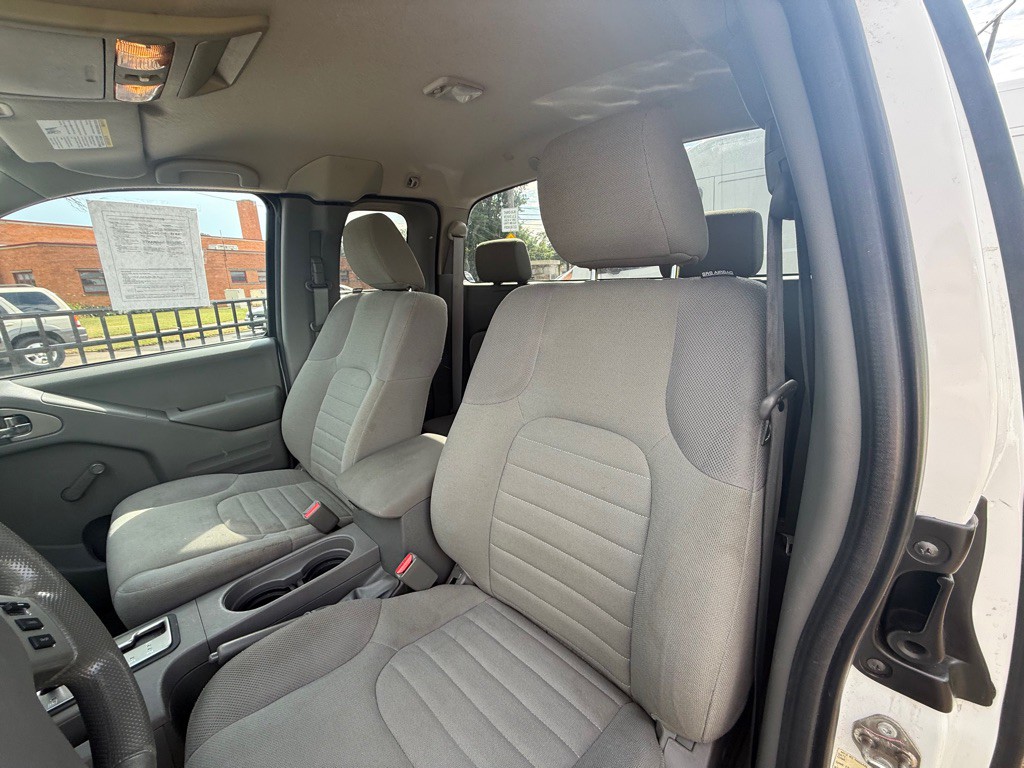 2017 Nissan Frontier Image 6