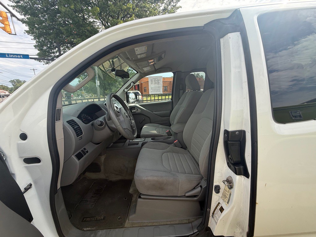 2017 Nissan Frontier Image 7