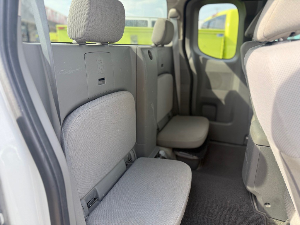 2017 Nissan Frontier Image 8